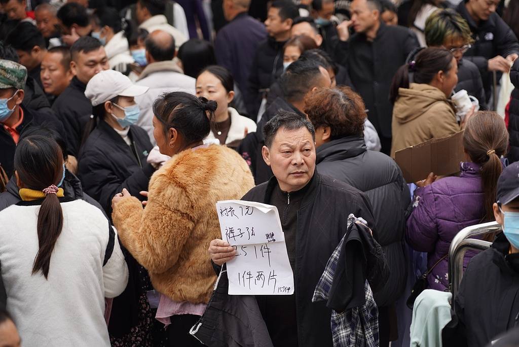制衣村日薪600招不到人，真不是打工人太挑
