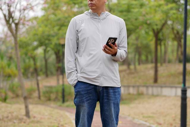 在阳光与舒适间划一道优雅边界：北归线 TROPIC NORTH 防晒衣