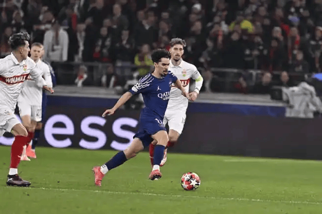 欧冠宿敌对决：曼城VS皇马前瞻