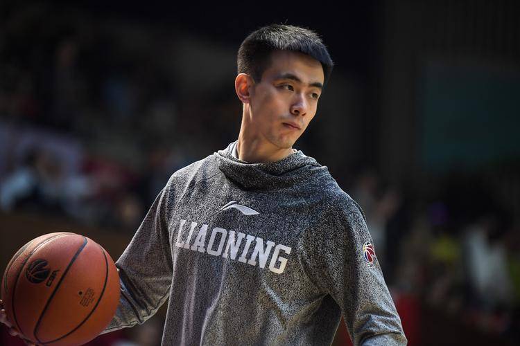 原来赵继伟妻子是她，怪不得能拿千万顶薪，真是娶一个贤妻旺三代