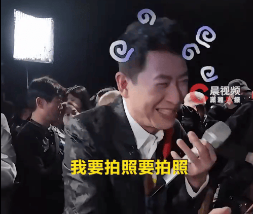 戴军潜水惊魂：遭当地旅游从业者威胁拔呼吸器，不拍照不归还