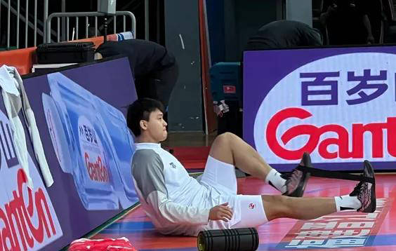 此前因不当言论被停赛三场罚款五万，赵睿今晚正式复出