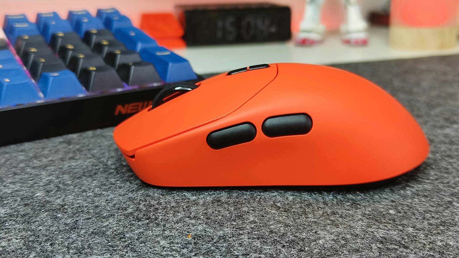 电竞鼠标界的性能怪兽组合：雷柏VT1+P5 PLUS焰影橙上手体验