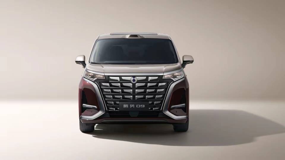 续航破800km,充电只要9分钟!这台国产MPV终于把合资品牌最后一块遮羞布扯掉了