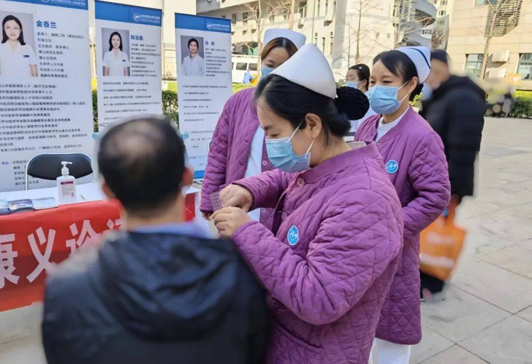 东方医院代挂专家号服务节假日/夜间无休服务，就医随时有人帮的简单介绍