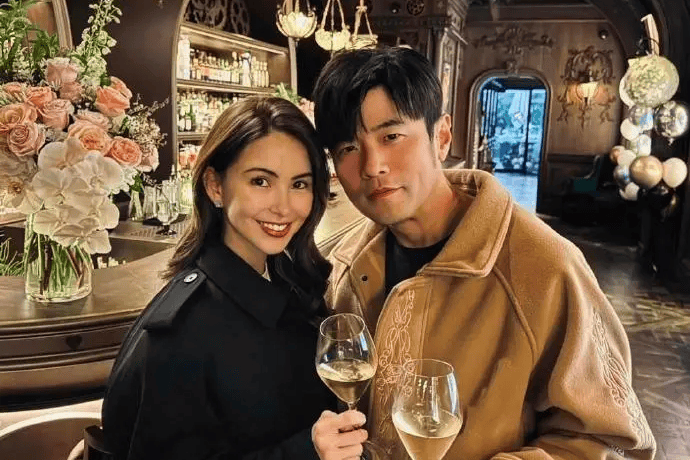 周杰伦新歌MV曝光求婚昆凌细节 古堡餐厅浪漫求婚