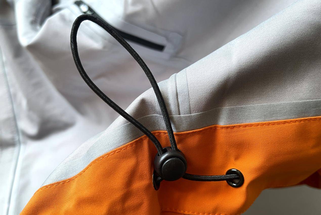 重装越野7防Vbrex冲锋衣测评：罕见平价却死磕专业发烧性能而爆火