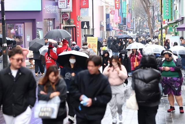 物质越富越不快乐？韩国幸福指数三连跌，问题出在哪？ -华闻时空