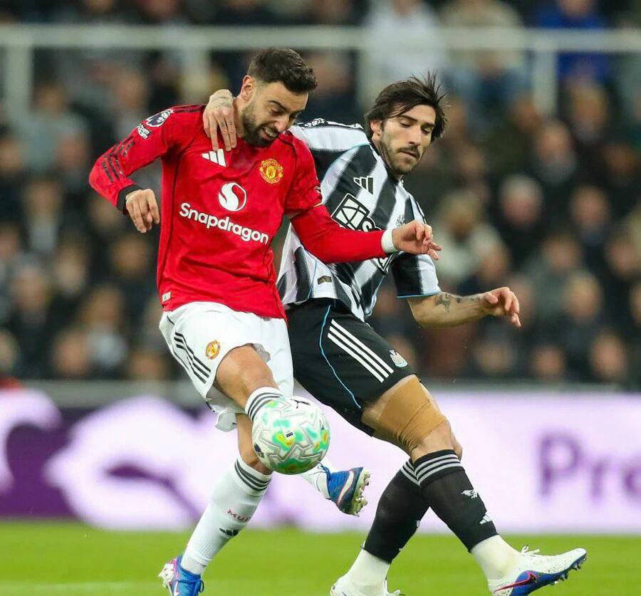 曼联确认托纳利为夏窗首选目标！深度解析巴莱巴低迷背后原因及替补人选布局