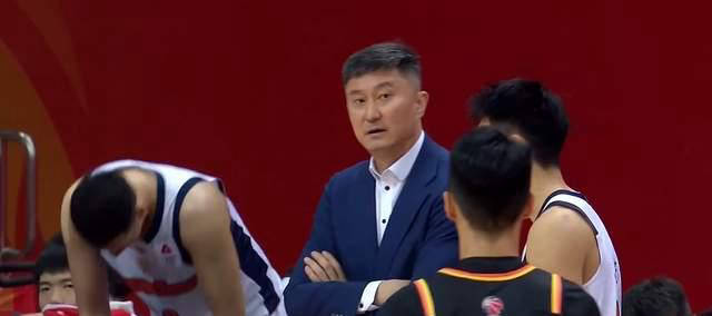 媒体人怒斥广东教练组，直指核心短板，杜锋还能辩解吗？