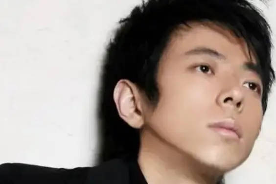 吴向飞公开喊话李荣浩！未经授权演唱其创作歌曲《路一直都在》引争议