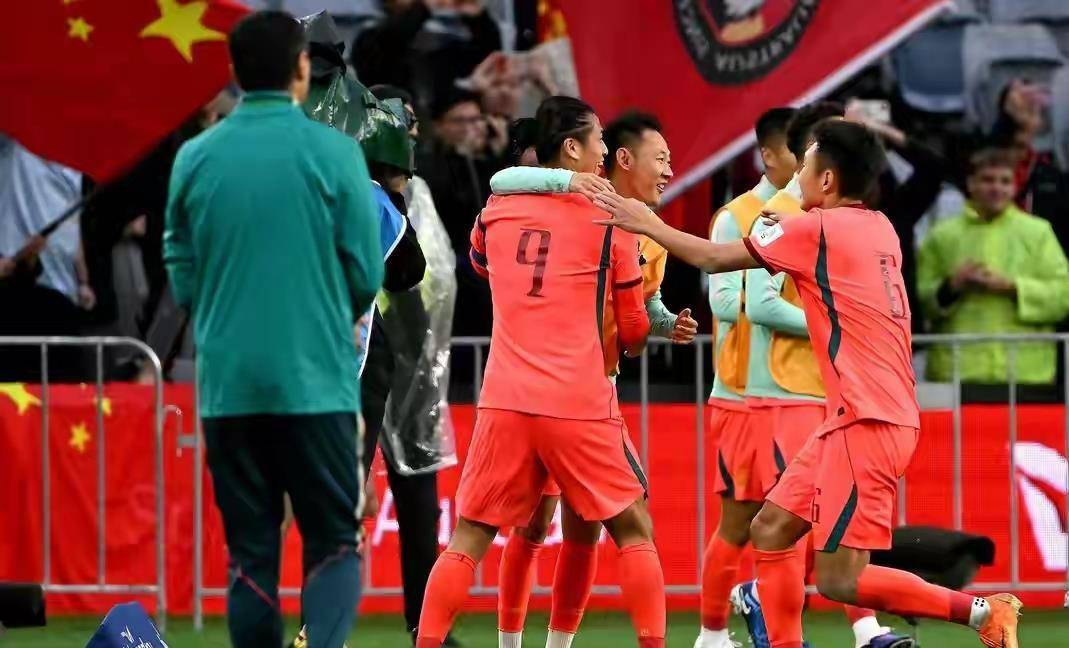 喀麦隆真那么可怕？核心缺席+士气低迷，国足爆冷有戏