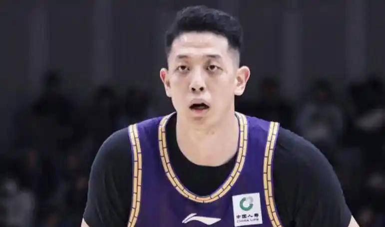 张庆鹏面临下课压力？北控男篮弃用两名关键球员，沈梓捷表现引发质疑