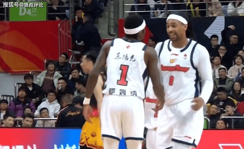 广东男篮遭伤病危机！杜锋：萨姆纳膝关节受伤，预计休息2周左右