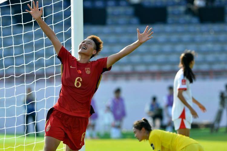 U20女足亚洲杯生死战：中国小花冲击连胜，郑璐狂飙刘晨神扑守住出线希望