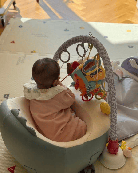 思文官宣喜讯:再婚迎来可爱儿子,晒萌照引关注