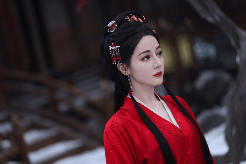 《白日提灯》表现、状态遭质疑,“迪丽热巴”们为何还在演偶像剧?