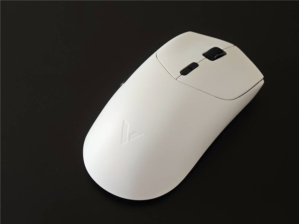 雷柏VT7 Ultra星闪版：双8K+5G同源抗干扰+215小时续航，打造全新电竞体验