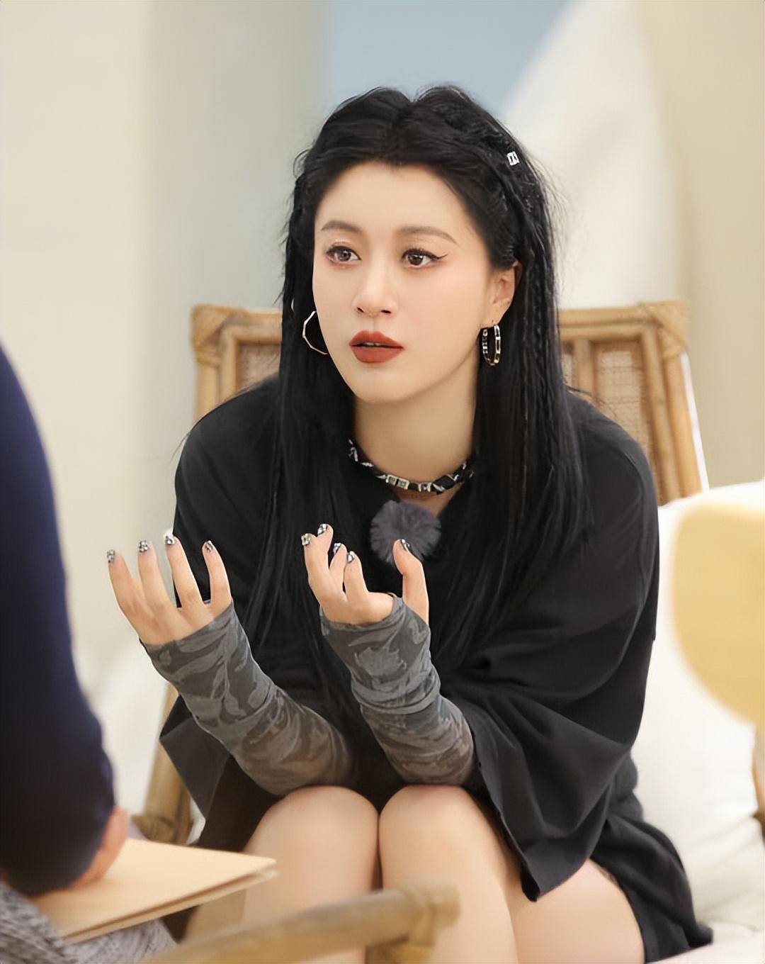 李嘉格谈Angelababy：美非全部 性格与魅力更动人