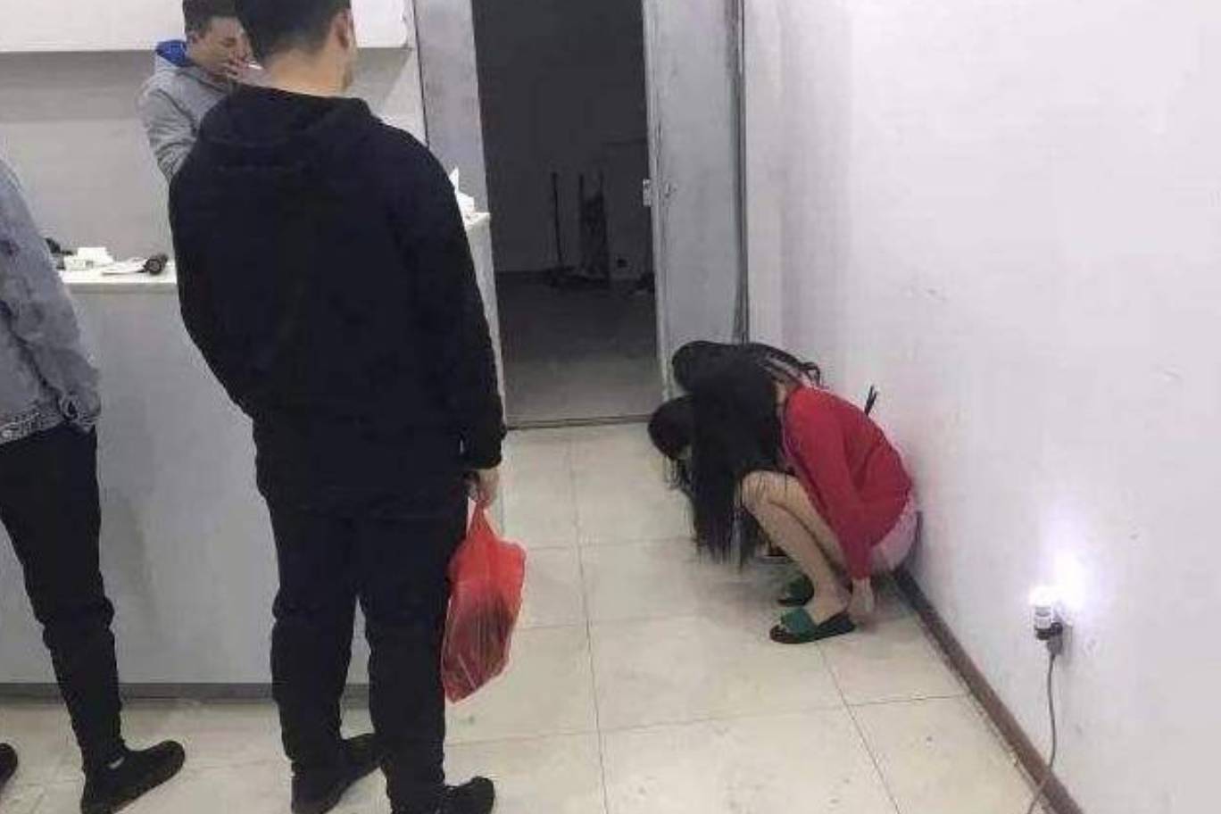 古有老鸨今有皮条客,今年三起真实案例,撕开引诱卖淫的黑幕_李某_嫖客_林某