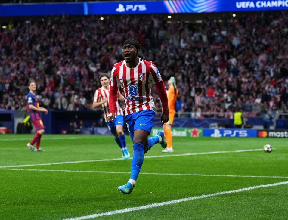 巴黎4-0双杀利物浦,巴萨破西蒙尼不败金身,马竞时隔9年重返四强