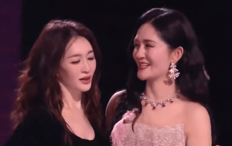 谢娜把《乘风》当自家后花园，每季浪姐都要被拖去张杰演唱会团建