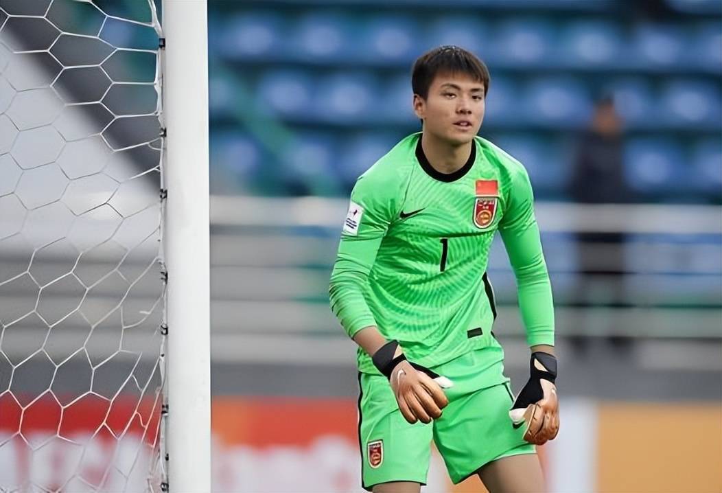 喜讯！比甲安德莱赫特7800万报价U23国足门神李昊，直言他比铃木彩艳强