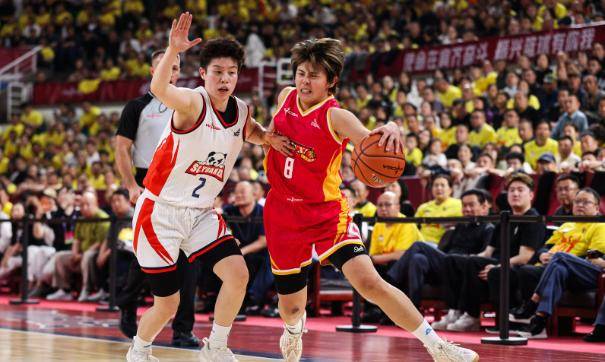 WCBA总决赛神剧本！王思雨两罚不中葬送好局，张茹反篮绝杀拯救山西