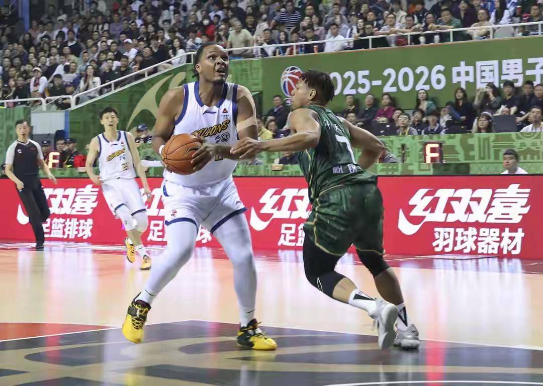 郭昊文23分 南京天之蓝队主场82比91不敌广夏 胡金秋26分