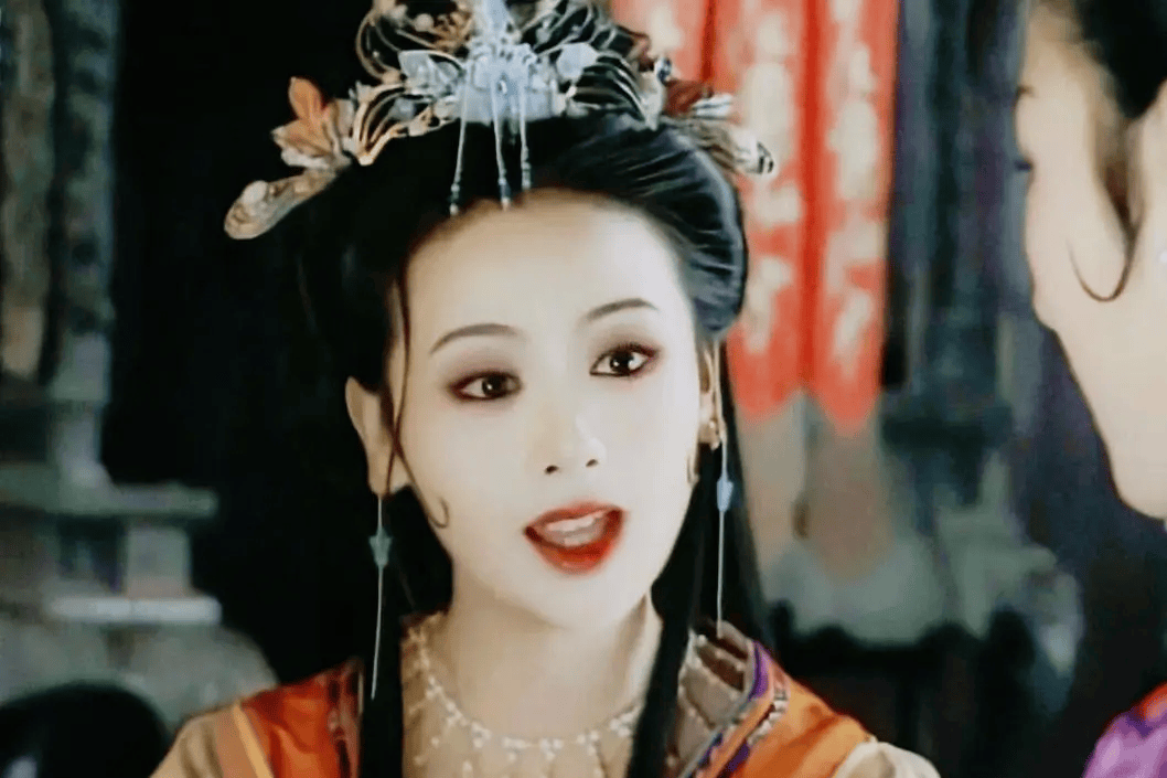 47岁演员小李琳横店复出拍戏 曾因《上错花轿嫁对郎》成经典