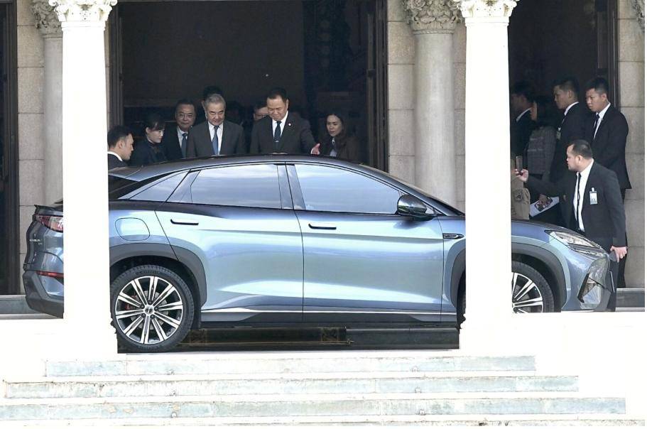 《从“总理座驾”到“全球销冠”：比亚迪改写世界汽车格局》