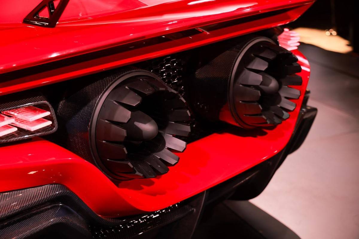 燃爆了！汽车贴地飞行不再是梦，追觅用火箭动力汽车震撼全球