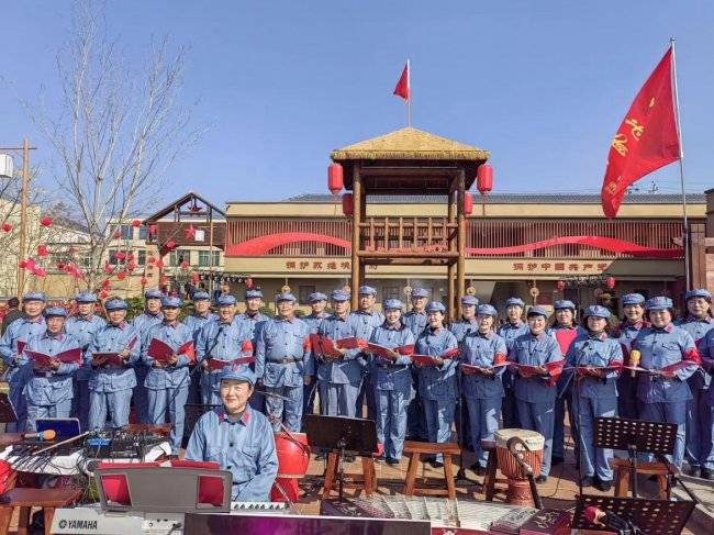 送戏下乡迎五一 情暖红区留守老人(图1) 送戏下乡迎五一 情暖红区留守老人(图1)
