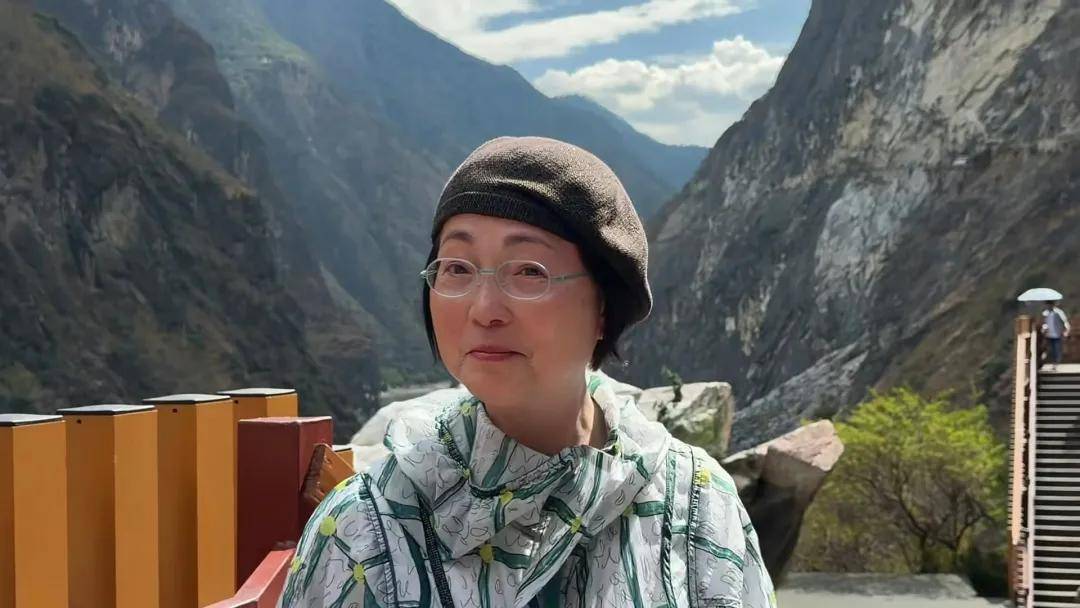 苑瓊丹不時拍片共享近況。（影片截圖）