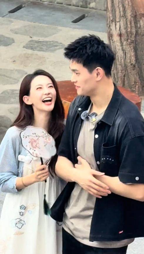 明星线下“见光死”：伊能静脸垮暮气，金莎个矮，被张豆豆抢镜_明星线下“见光死”：伊能静脸垮暮气，金莎个矮，被张豆豆抢镜_