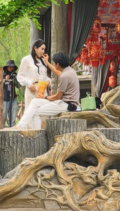 _明星线下“见光死”：伊能静脸垮暮气，金莎个矮，被张豆豆抢镜_明星线下“见光死”：伊能静脸垮暮气，金莎个矮，被张豆豆抢镜