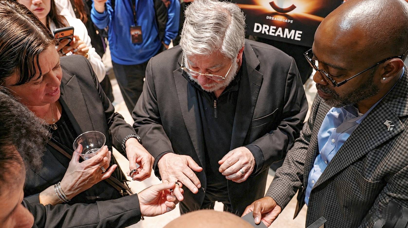 《追觅AI智能戒指亮相硅谷——硬核技术引领下一代智能穿戴，一戒“戴”领生活新方式！》