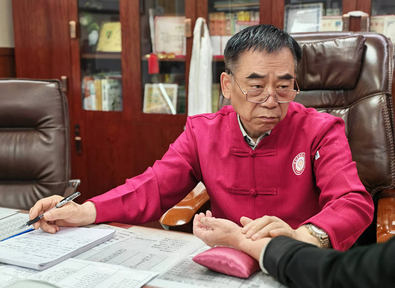 藏身货运站负一层，庞氏奇针调理，5年失眠阿姨一觉到天亮