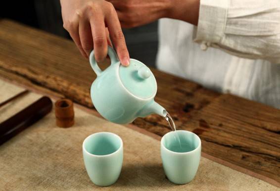 快客茶具怎么选？材质与便携性
