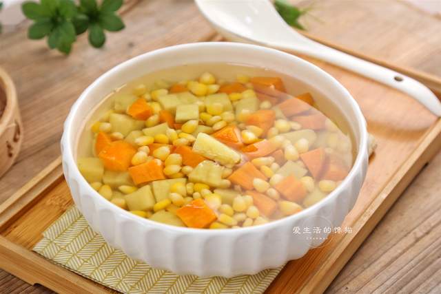 原创            立夏后，女人要常吃这食材，一补气血、二延缓衰老，三疏通肠道，别不懂
