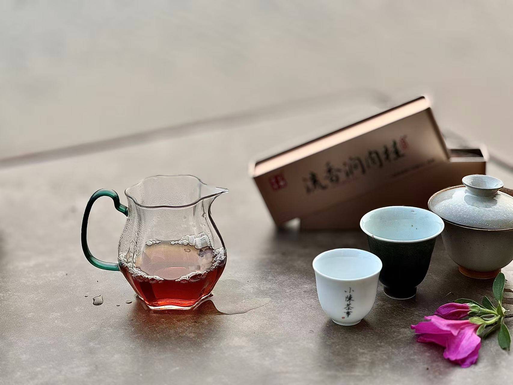 原创            懂行的人，从来不碰网红明星直播卖的茶，有什么说法吗？