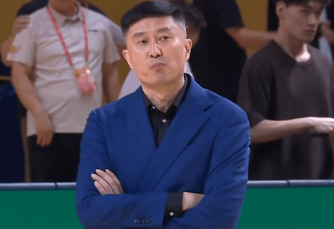 今晚7点35分！CBA8进4，京沪赢球锁定4强，广东队危，杜锋输球难逃下课！