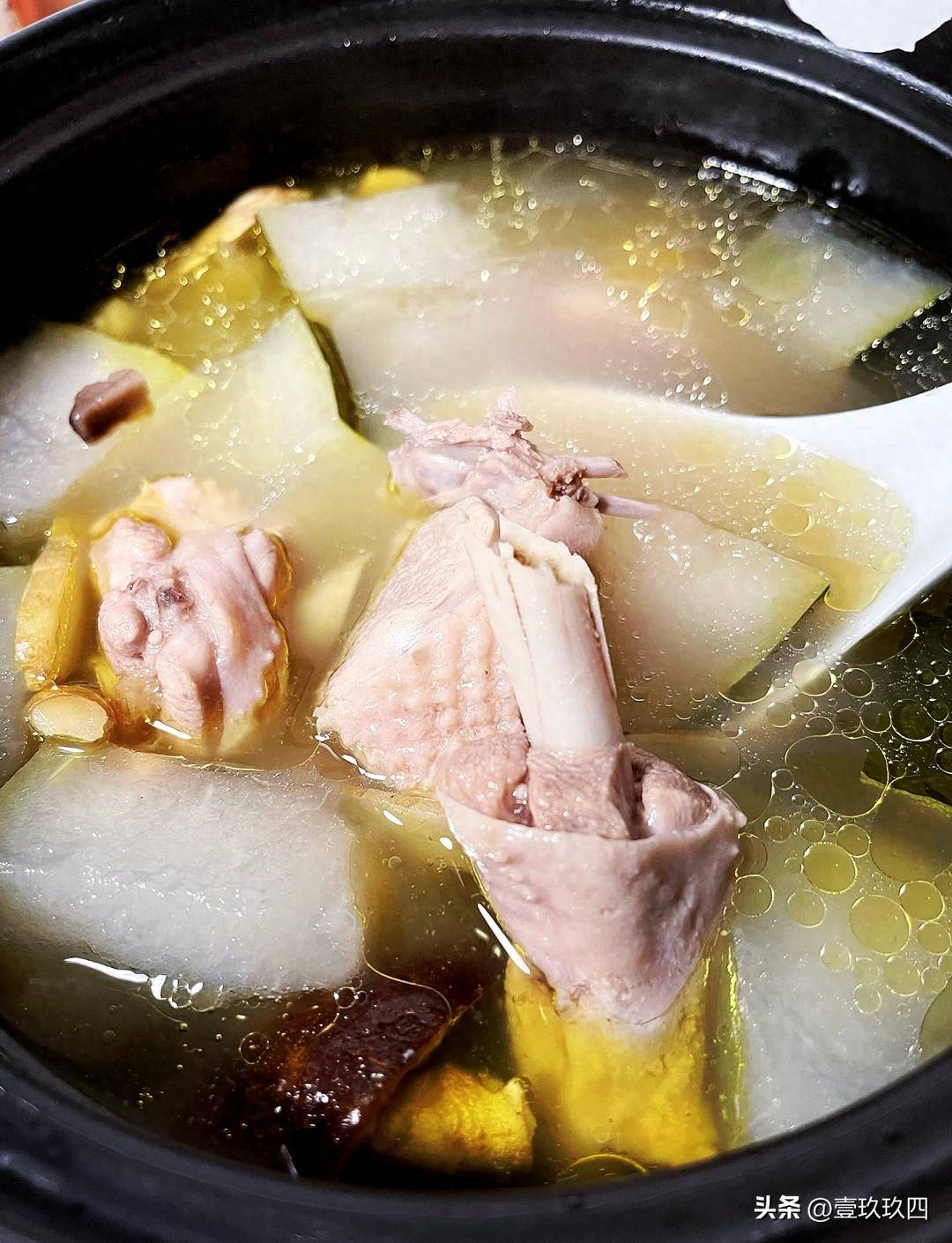 原创            夏天吃肉有讲究！3种“润肺肉”换着吃，健脾祛湿，咳嗽绕道走
