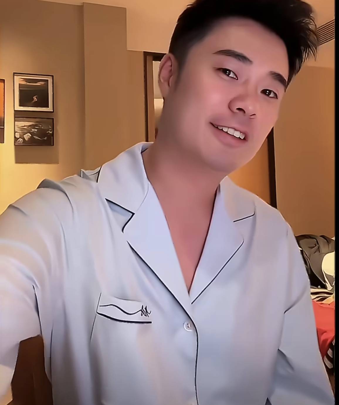 陈赫直播间眼含热泪网友替李晨喊冤这戏比跑男还精彩?