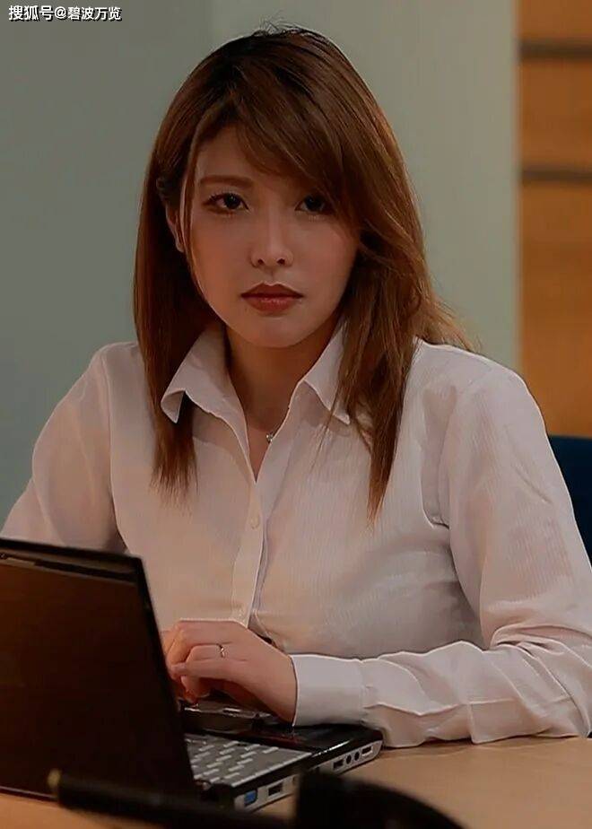 新村晶