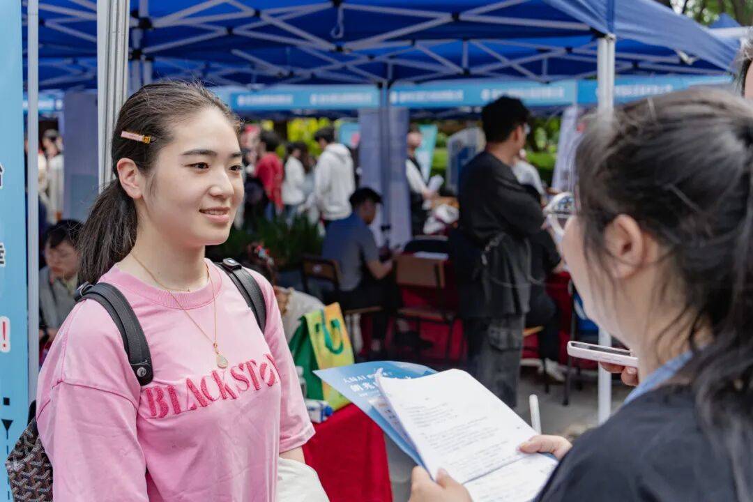 代诊挂号服务流程出入院手续一站式办理，简单高效的简单介绍