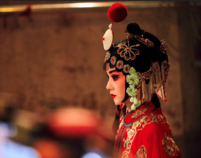 原创            刘浩存一上线就是高级感，谋女郎的脸撑得起忆秦娥，眼神满是灵气