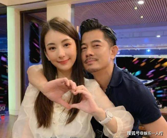 原创            本性藏不住了！方媛录桃花坞坚持住男生单间，九位男星被迫共用一个厕所