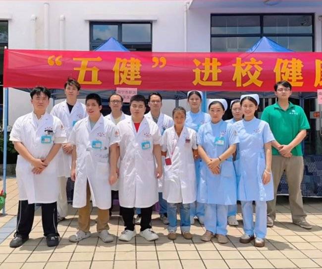 南宁市江南区明德小学创新推进健康学校建设(图2) 南宁市江南区明德小学创新推进健康学校建设(图2)
