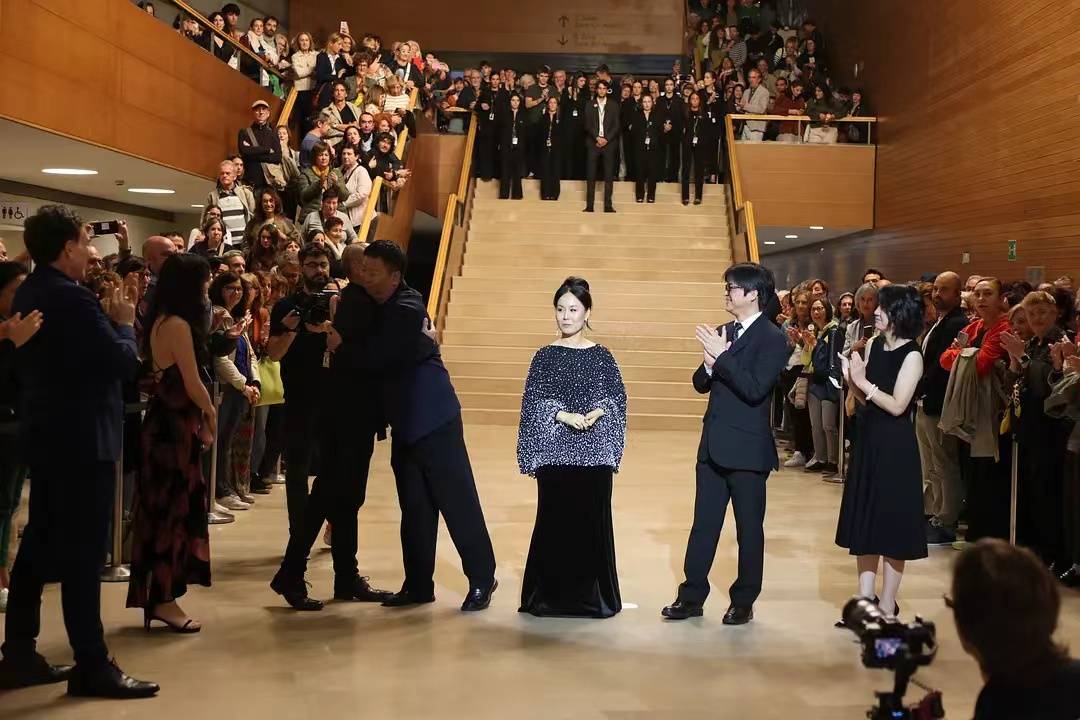 原创            汪涵发文道歉，不再出任《监狱来的妈妈》出品人，电影局做出回应
